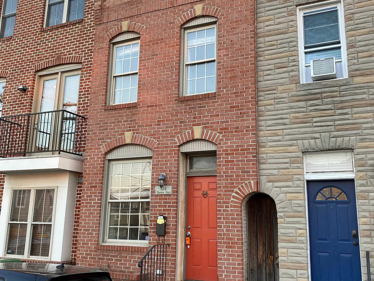 924 S Robinson St — Photo 1
