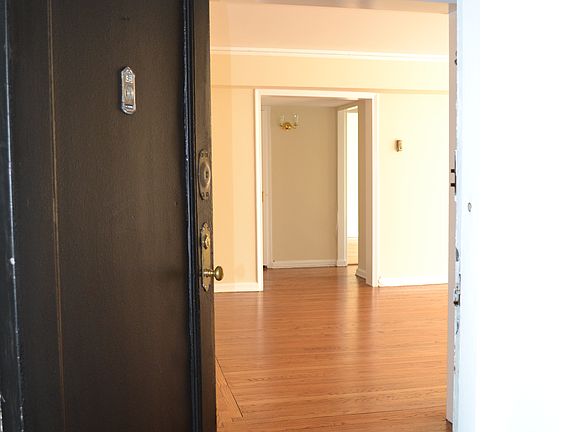 5th image of 1346 Midland Ave APT 3G