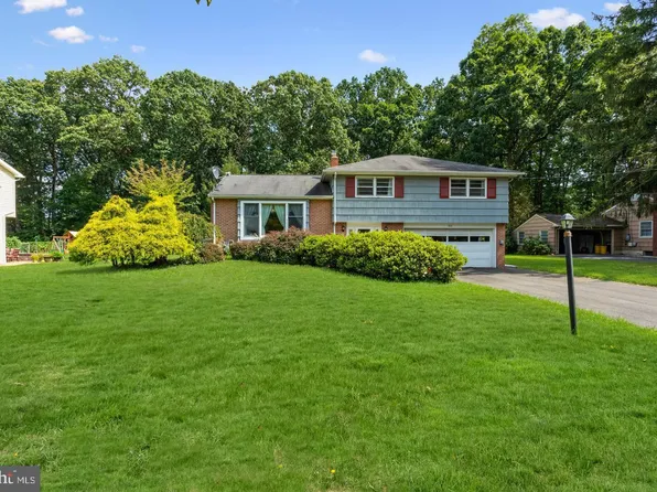 318 Oak Ln, West Windsor, NJ 08550
