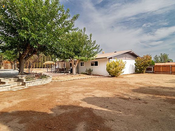 4th image of 17040 Crestview Dr