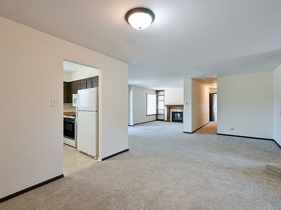 5th image of 1757 Plymouth Ct APT B