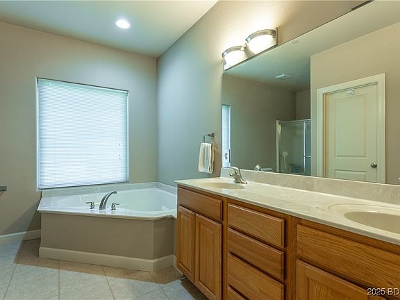 3rd image of 123 Joy Cir