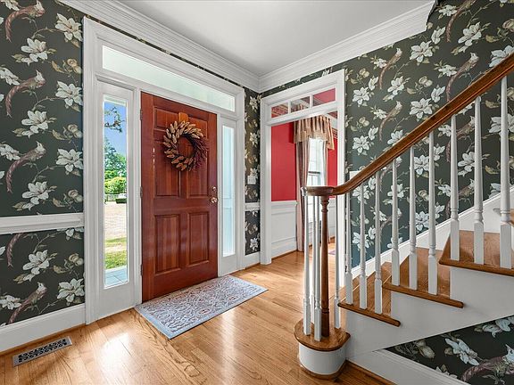 5th image of 203 W Kestwick Drive