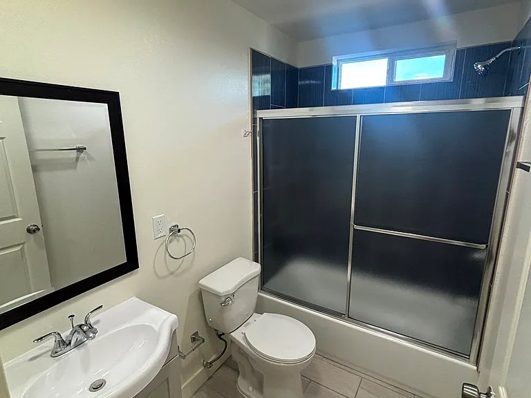 313 E 59th Pl — Photo 8