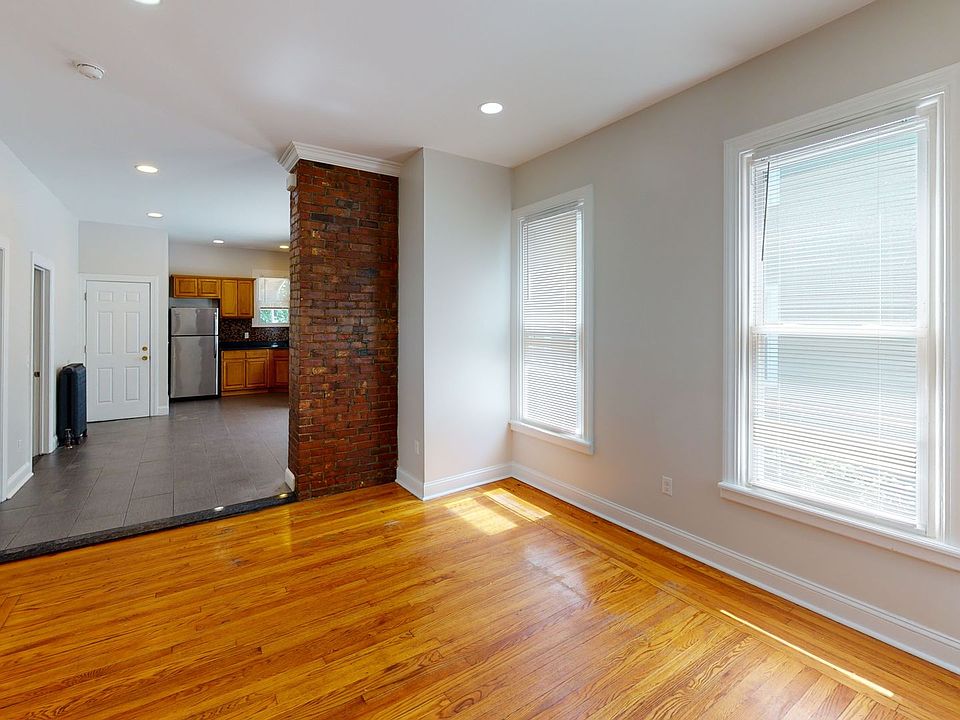 1st image of 111 Blake St Floor 1