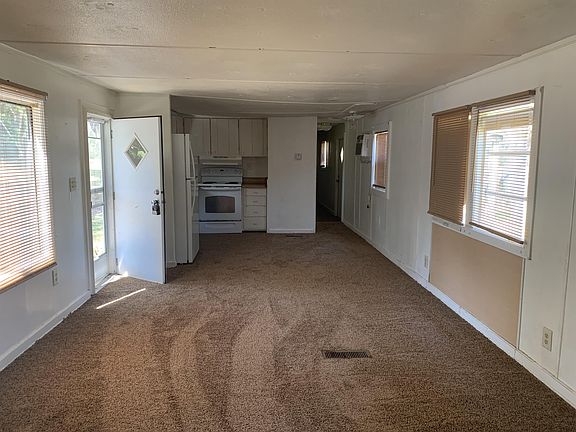 3rd image of 4318 Mahan Dr