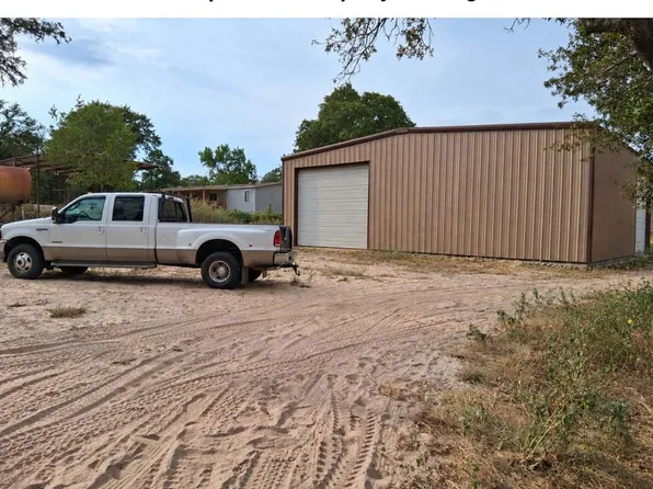 153 Deep Woods Dr, Seguin, TX 78155