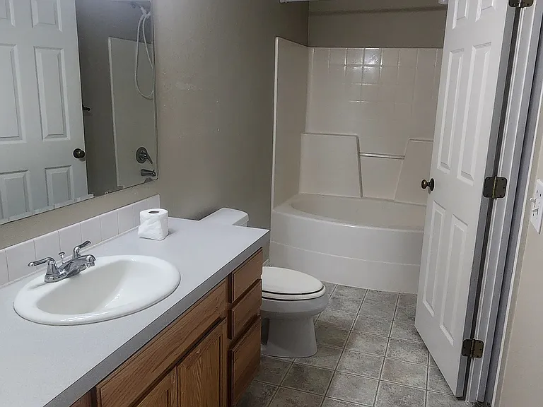 19815 Pembrook Ave — Photo 3