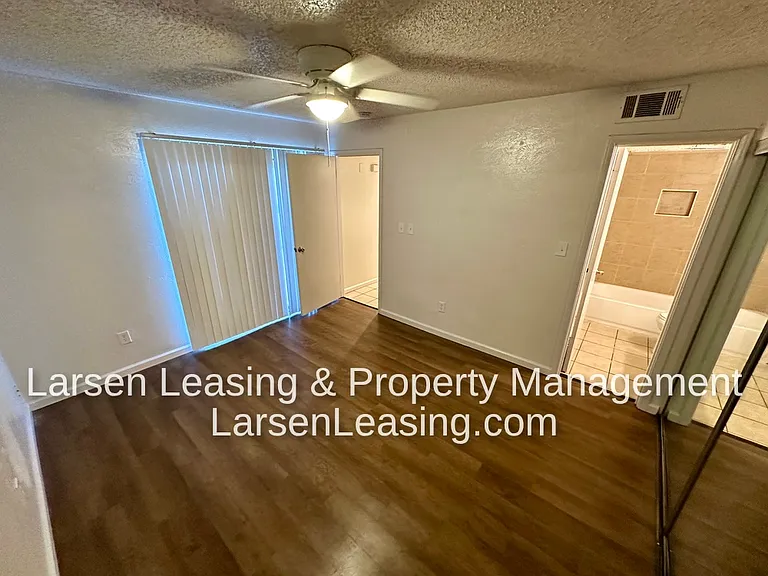 644 Bellaire Dr #D — Photo 5