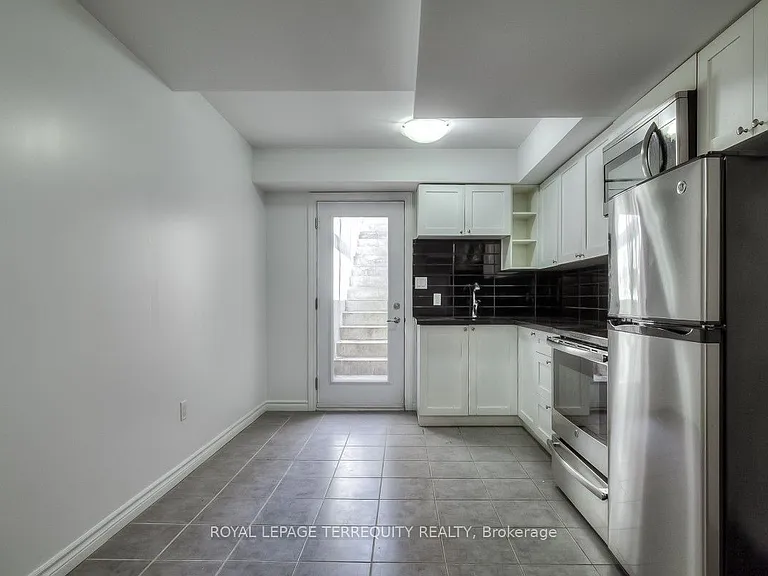 665 Crawford St #BASEMENT — Photo 14
