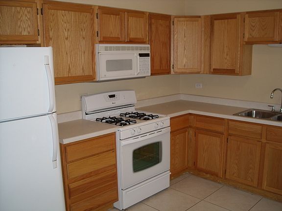 3rd image of 1735 N Berwick Blvd APT B