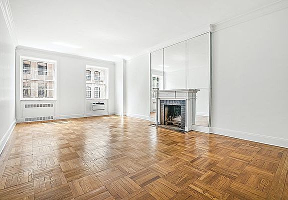 3rd image of 25 E 69th St APT 4A
