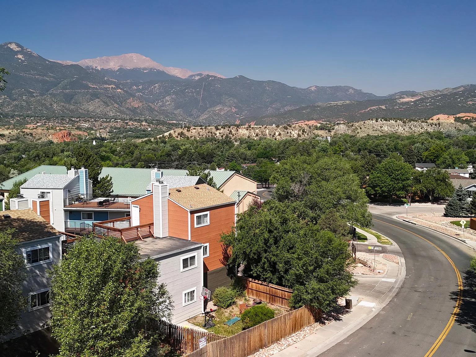 2 bed, 1.5 bath, 864 sqft, $1,650 — Photo 1