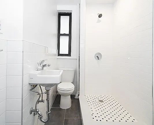 5th image of 25 Thompson St Unit 12S