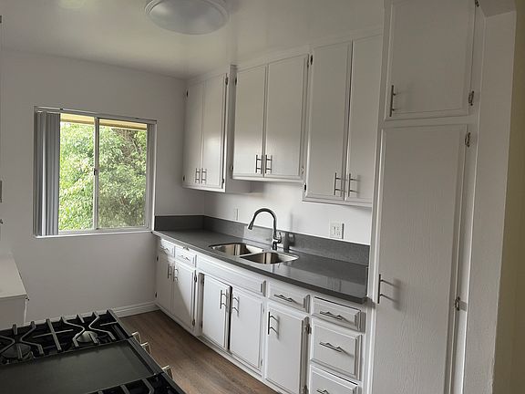 2nd image of 500 E Providencia Ave #W
