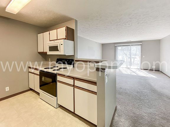 4th image of 8003 S 48th St #8003/103