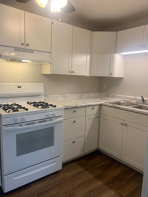 1st image of 135 N Lincolnway APT 2A