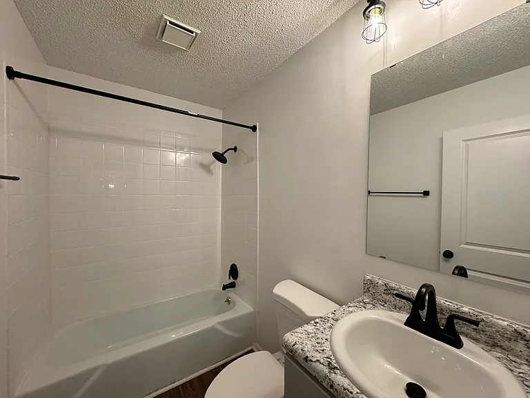 Carolina Crossing Apartments — Photo 20