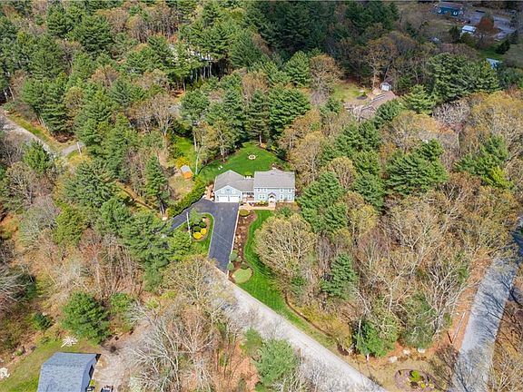 2nd image of 10 Parkside Dr