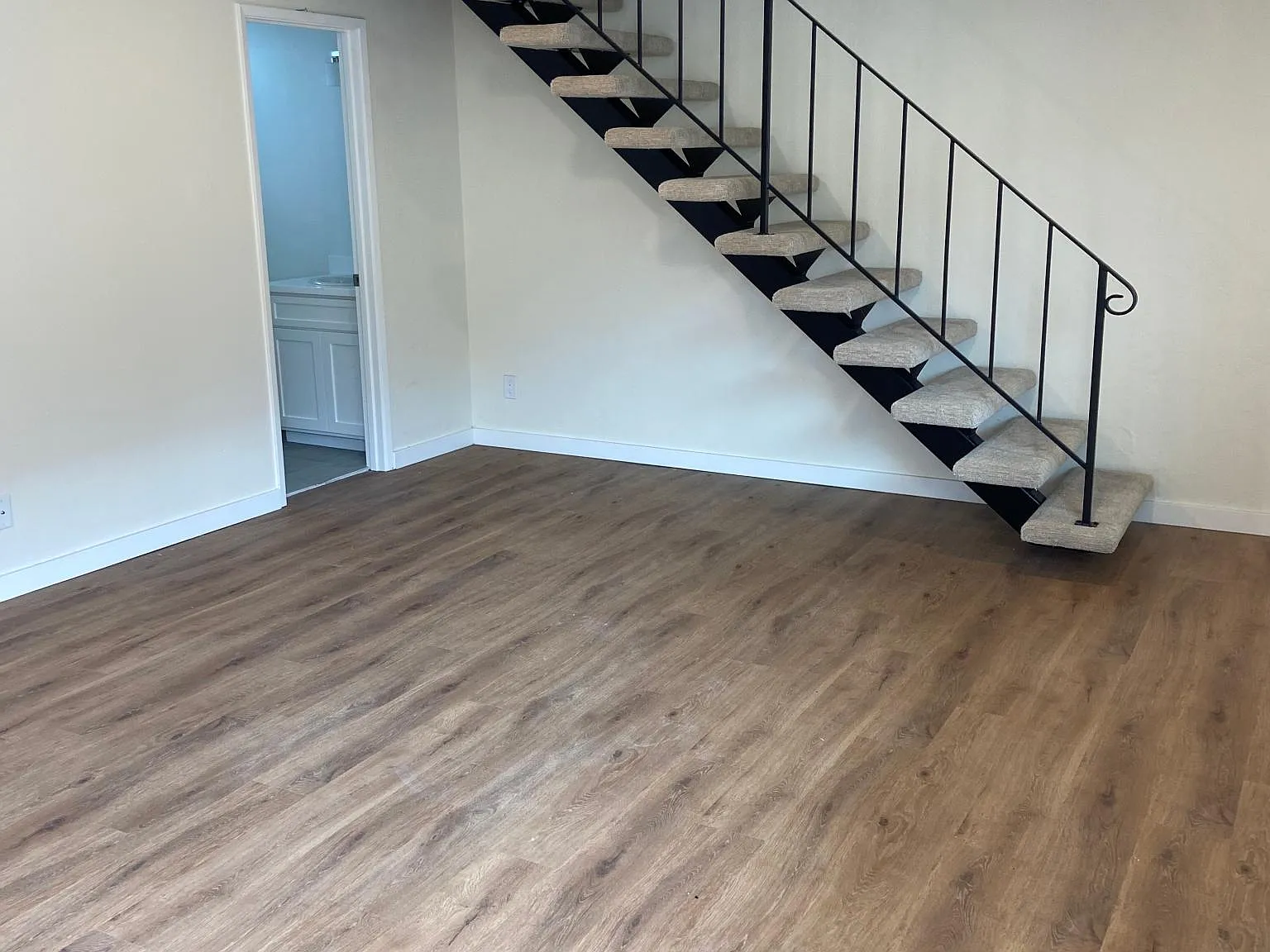 2 bed, 1200 sqft, $2,995 — Photo 4