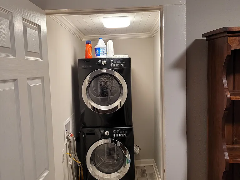 509 Hickory St SE — Photo 11