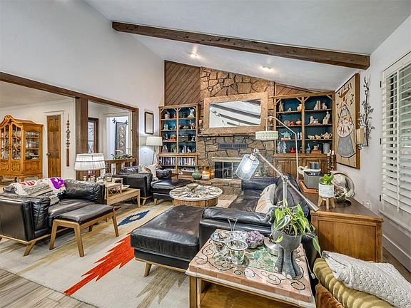 4th image of 1509 N Canary Dr