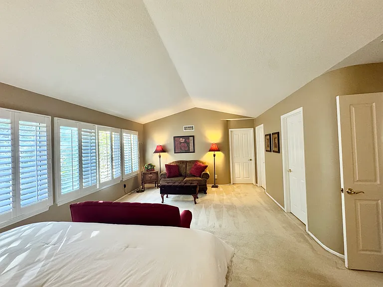 1812 Fox Springs Cir — Photo 14