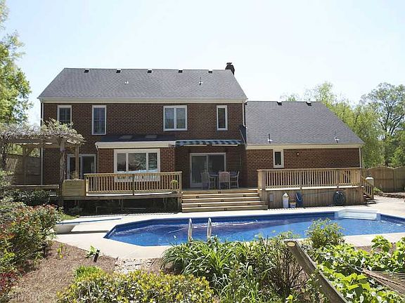 2nd image of 1600 Fenrose Ct