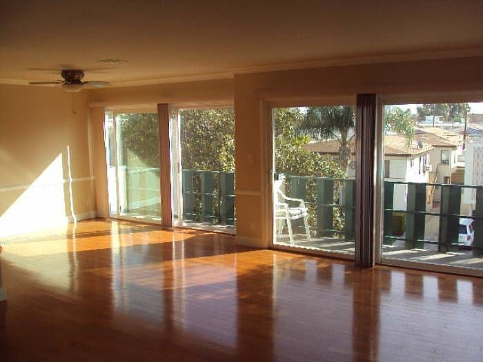 TONS OF NATURAL LIGHT