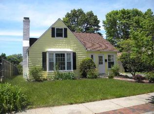 163 Calaman Rd, Cranston, RI 02910