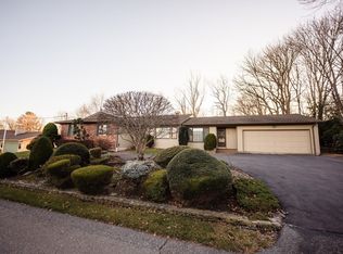 135 Harrington Ln, Somerset, MA 02726