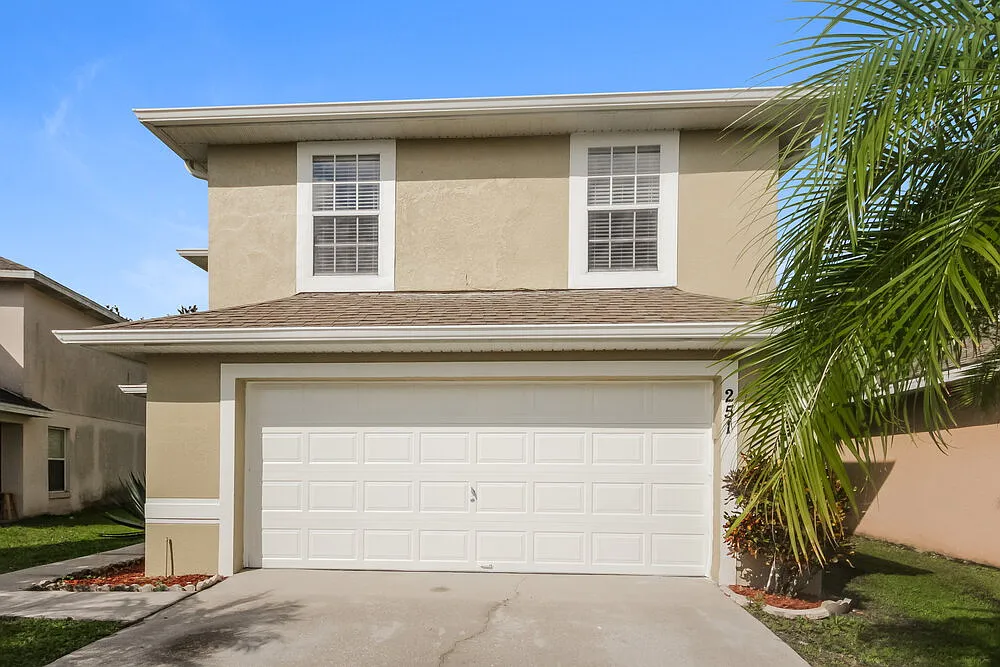 4 bed, 2.5 bath, 1803 sqft, $2,500 — Photo 4