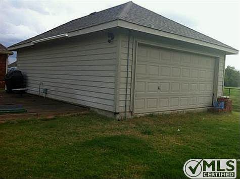 2nd image of 1089 Oak Creek Cir