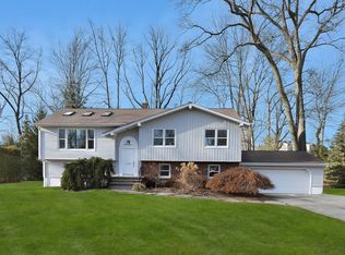 63 Canterbury Dr, Ramsey, NJ 07446
