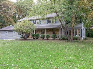 125 Whispering Oaks Ln, Barrington, IL 60010
