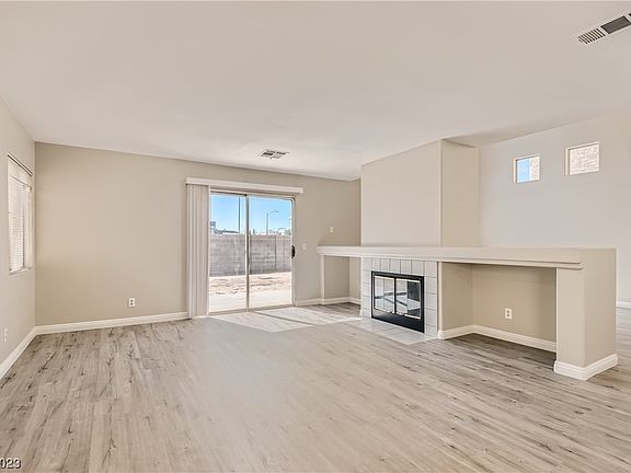 3rd image of 7321 Sequoia Springs Dr