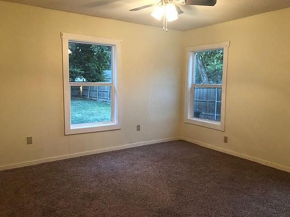 5th image of 4021 Roselawn Dr