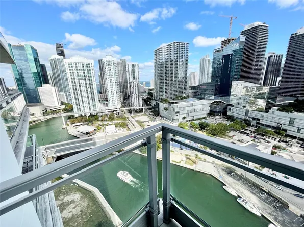 92 SW 3rd St APT 2902, Miami, FL 33130