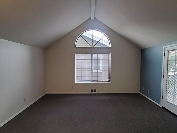 3rd image of 4054 NE 55th St APT 306