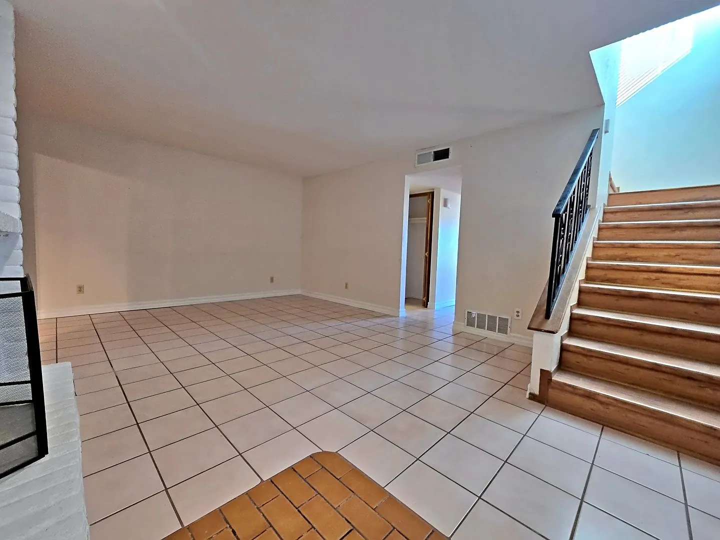 Charming two-story home Move-In Ready! — Photo 3