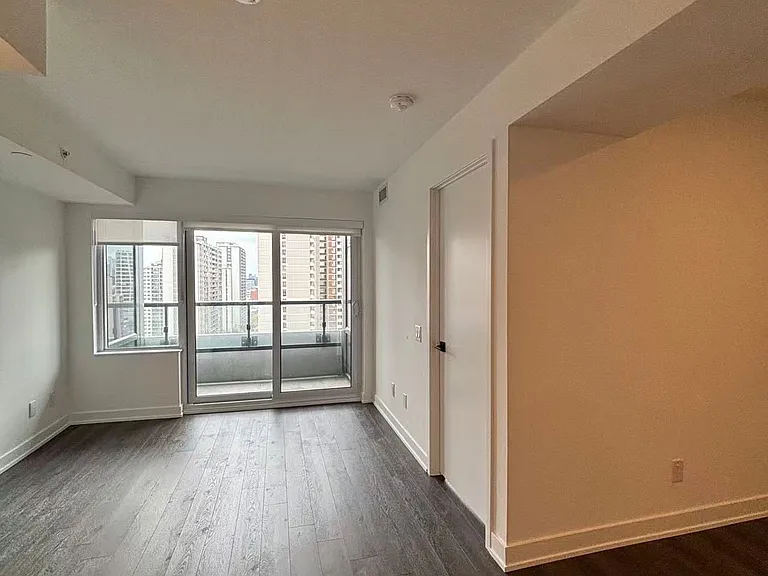 609 Sherbourne St #1611 — Photo 2