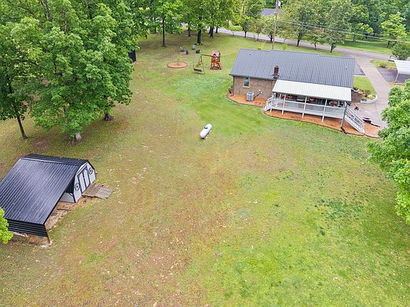 3rd image of 419 Williams Rd