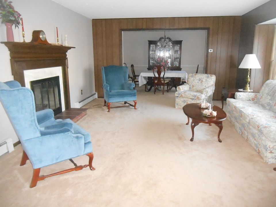 1st image of 12 Churchill Ave