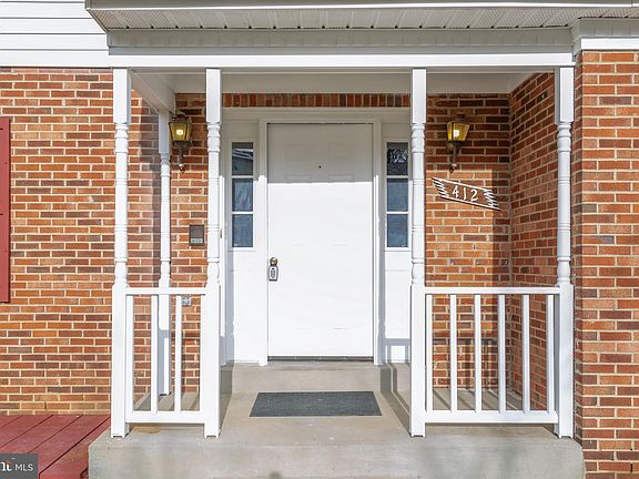 3rd image of 412 Aragona Dr