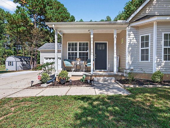 4th image of 25 Hillside Village Dr
