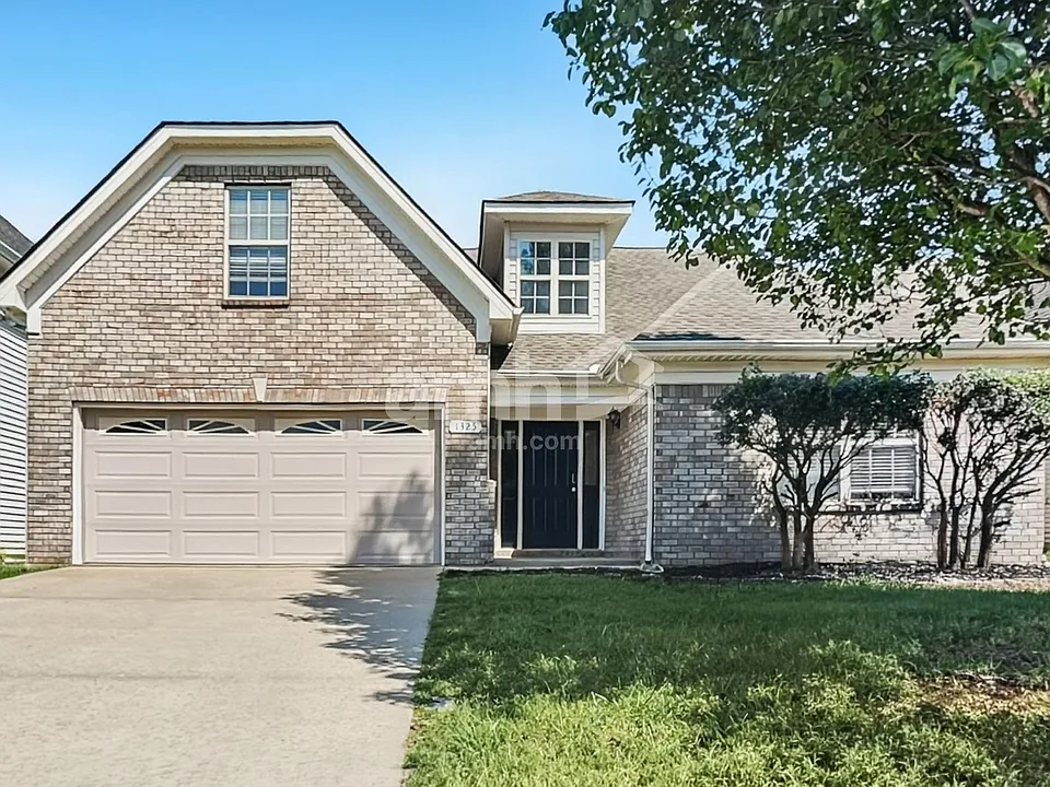 1325 Sunray Dr