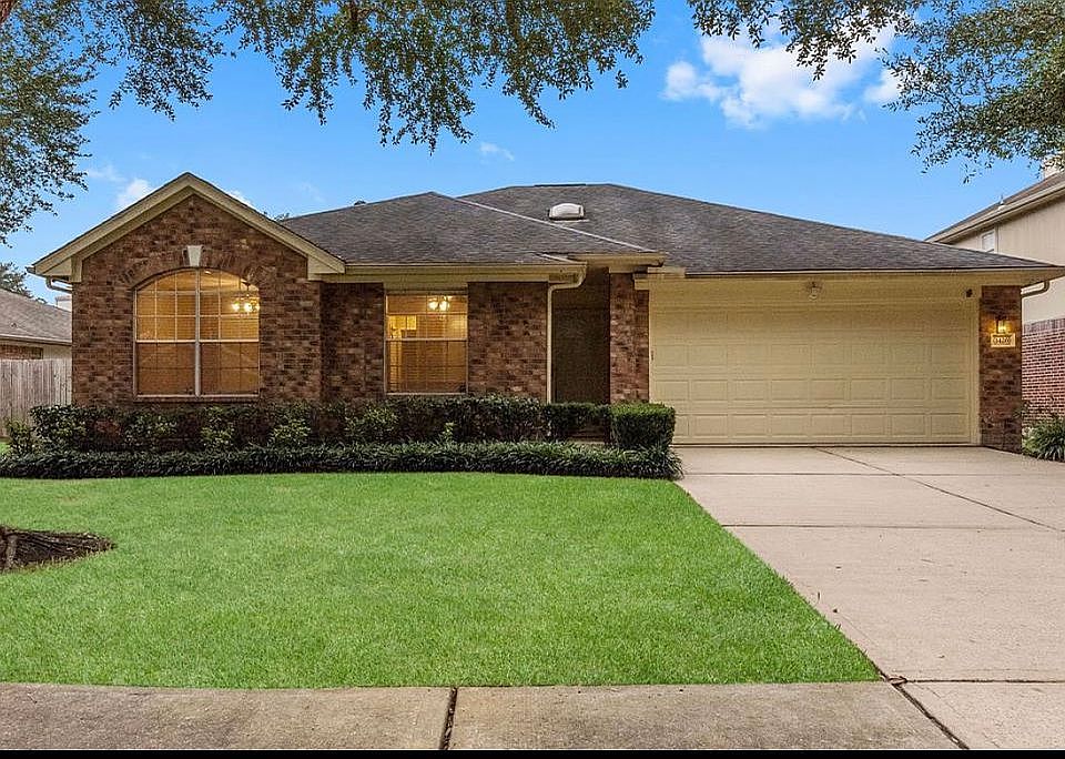 2nd image of 1426 Redwood Village Cir