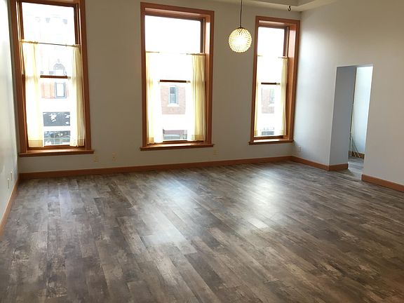 3rd image of 121 S Main St #1