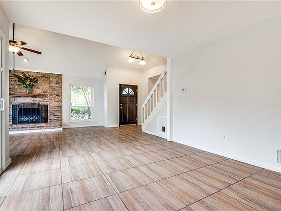 5th image of 1727 Brighton Dr
