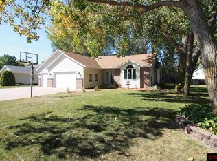 320 Heron Dr, Mankato, MN 56001